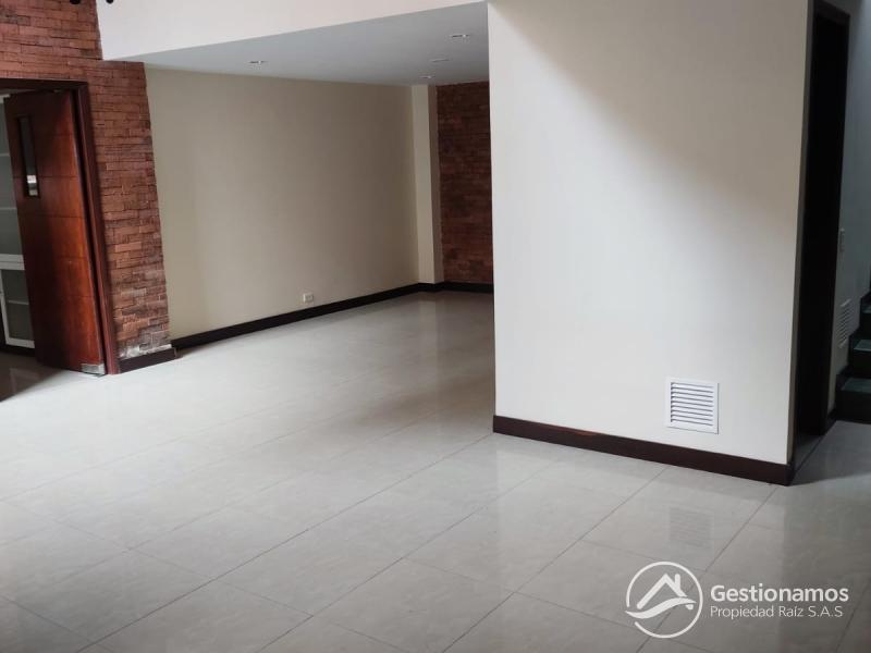 PASILLO PISO 1.jpg